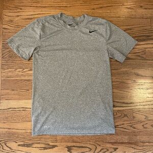Nike Men's Heather Gray Short Sleeve The Tech Tee T-Shirt Size S